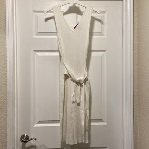 V-neck off white midi dress